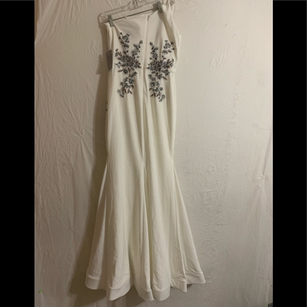 NWT XSCAPE Dress HOST PICK 🎀🎀🎁 kind of cream white White Embroidered Gown - Picture 6 of 8